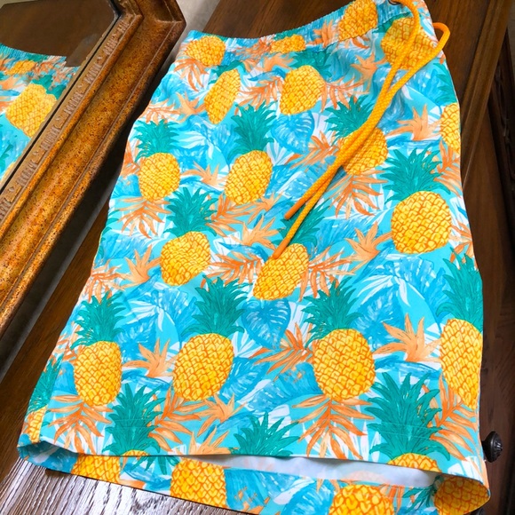 New Men’s resort swim trunk. Size XXL. Tropical plants and pineapples. - Picture 6 of 12